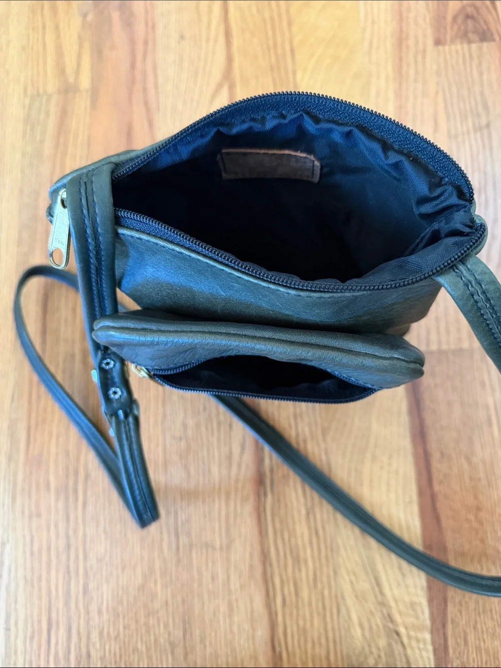 Wasted Belt Seattle Slim Crossbody Leather Bag in Army Green